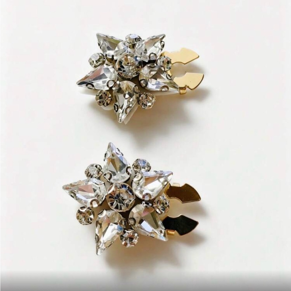 ✨Elegant White Cufflinks with Crystal Embellishments - Picture 2 of 3